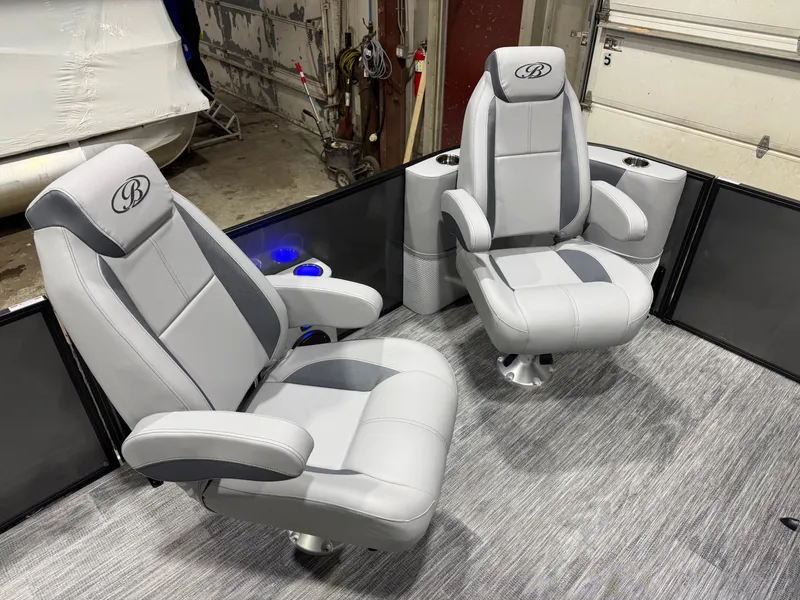 Slide: The Image of Bentley Pontoons Legacy 220 Navigator DL Quad Lounge 2026 - 26