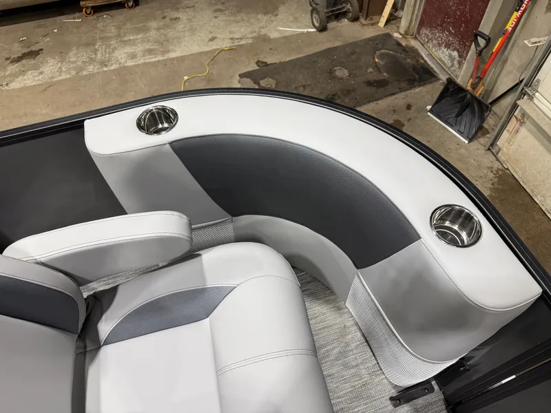 Slide: The Image of Bentley Pontoons Legacy 220 Navigator DL Quad Lounge 2026 - 28