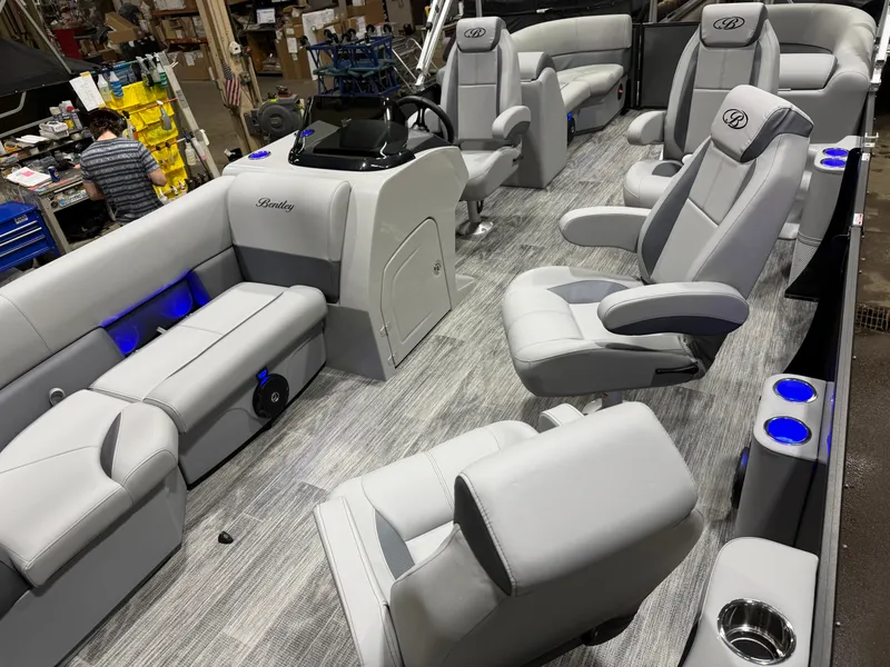 Slide: The Image of Bentley Pontoons Legacy 220 Navigator DL Quad Lounge 2026 - 30