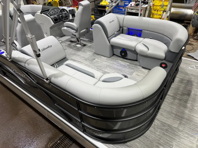 Slide: The Image of Bentley Pontoons Legacy 220 Navigator DL Quad Lounge 2026 - 4