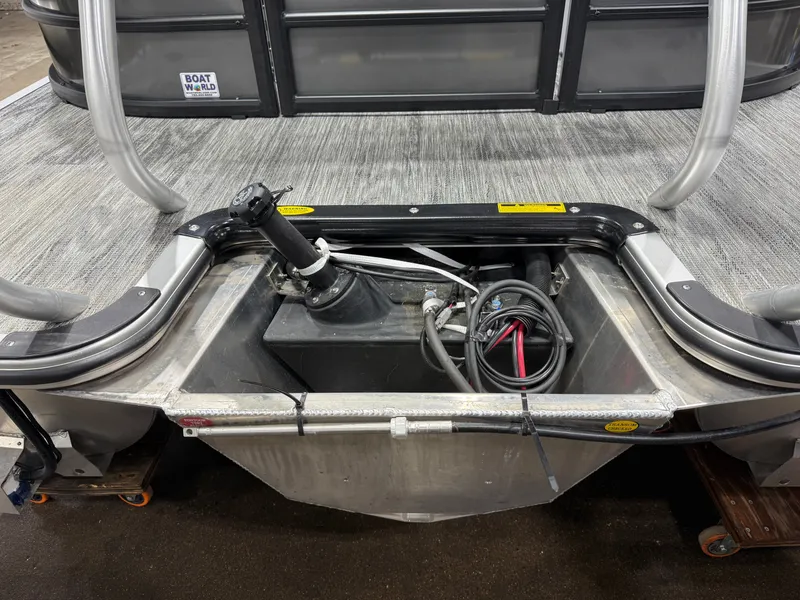 Slide: The Image of Bentley Pontoons Legacy 220 Navigator DL Quad Lounge 2026 - 40