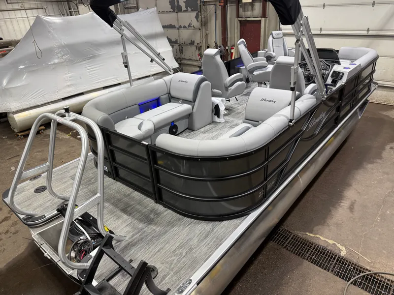 Slide: The Image of Bentley Pontoons Legacy 220 Navigator DL Quad Lounge 2026 - 43