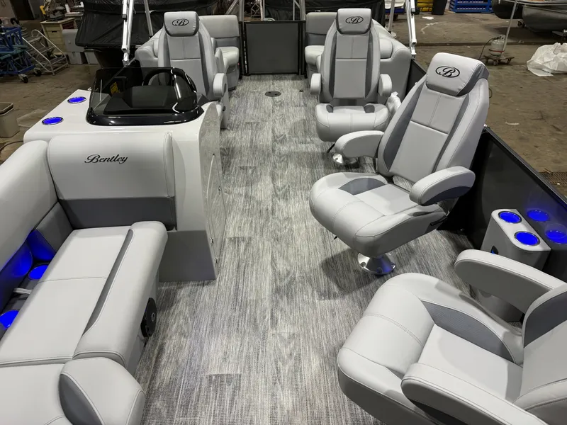 Slide: The Image of Bentley Pontoons Legacy 220 Navigator DL Quad Lounge 2026 - 7