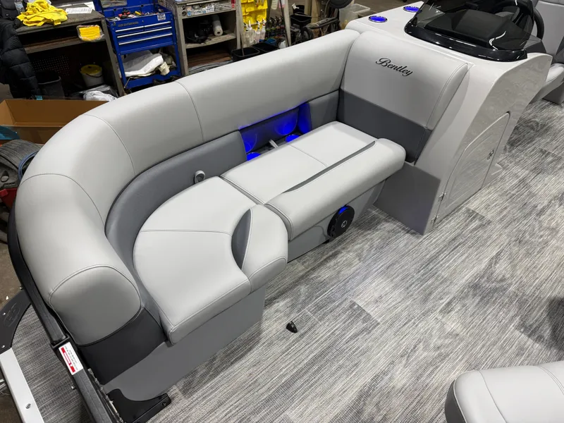 Slide: The Image of Bentley Pontoons Legacy 220 Navigator DL Quad Lounge 2026 - 8