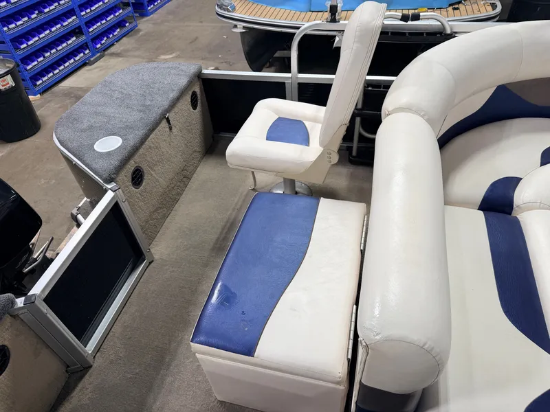 Slide: The Image of Misty Harbor 1880 CF Explorer Pontoon 2006 - 33