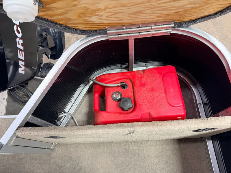 Slide: The Image of Misty Harbor 1880 CF Explorer Pontoon 2006 - 37