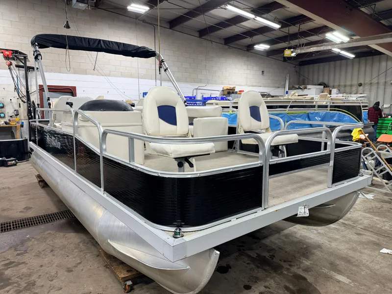 Slide: The Image of Misty Harbor 1880 CF Explorer Pontoon 2006 - 50