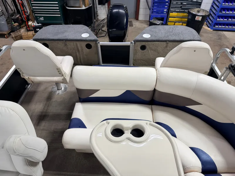 Slide: The Image of Misty Harbor 1880 CF Explorer Pontoon 2006 - 8