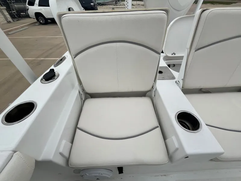 Slide: The Image of Sea Hunt BX25FS 2023 - 24