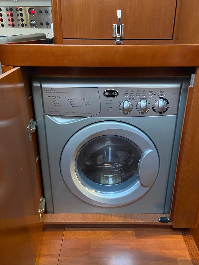 Slide: The Image of Beneteau Oceanis 58 2012 - 30