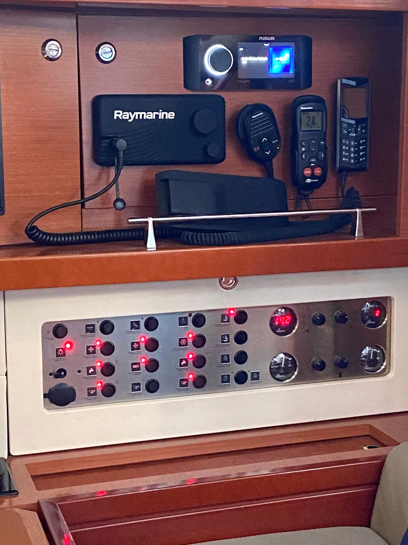 Slide: The Image of Beneteau Oceanis 58 2012 - 35