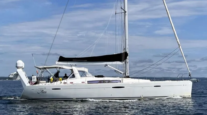 Slide: The Image of Beneteau Oceanis 58 2012 - 52