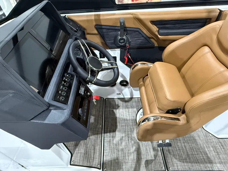 Slide: The Image of Cobalt R8 Surf 2026 - 840