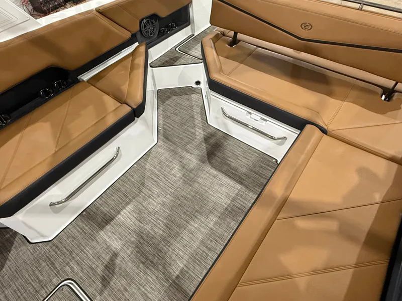 Slide: The Image of Cobalt R8 Surf 2026 - 869