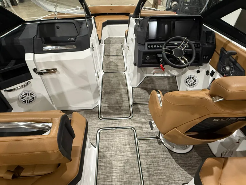 Slide: The Image of Cobalt R8 Surf 2026 - 909