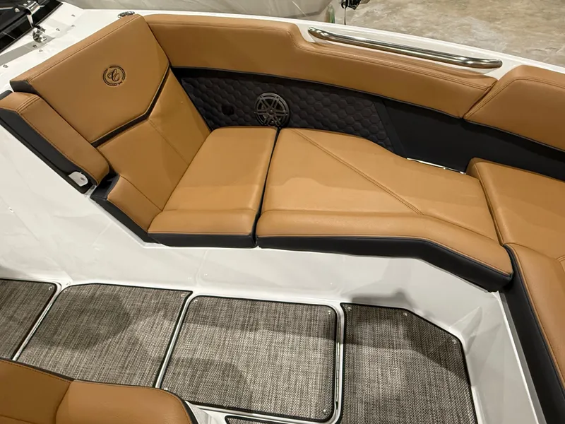 Slide: The Image of Cobalt R8 Surf 2026 - 898