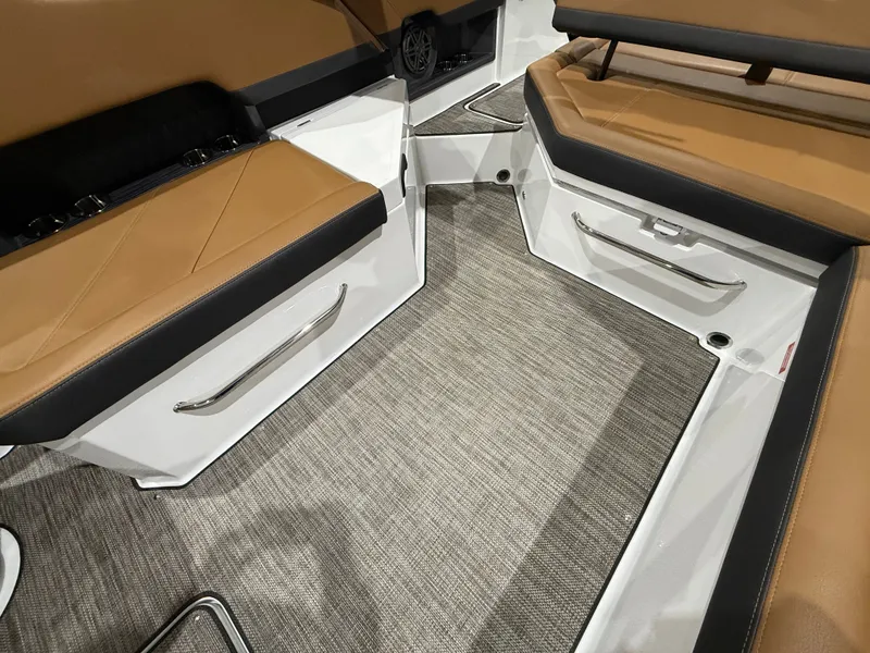 Slide: The Image of Cobalt R8 2026 - 914