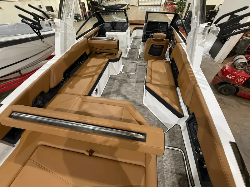 Slide: The Image of Cobalt R8 Surf 2026 - 1003