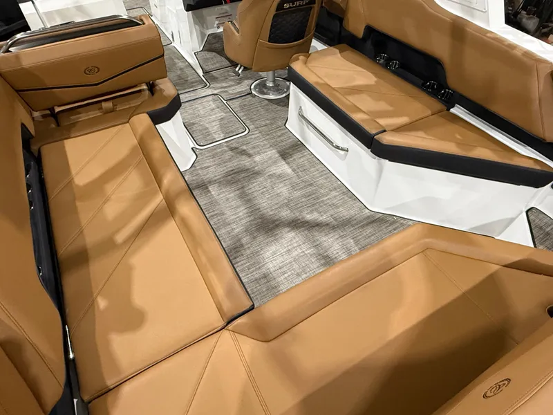 Slide: The Image of Cobalt R8 Surf 2026 - 1005