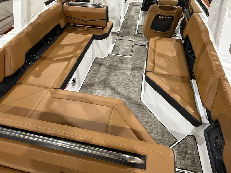 Slide: The Image of Cobalt R8 Surf 2026 - 1110