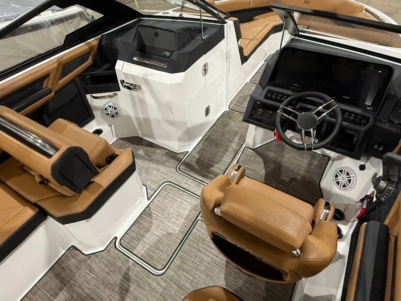 Slide: The Image of Cobalt R8 Surf 2026 - 1114