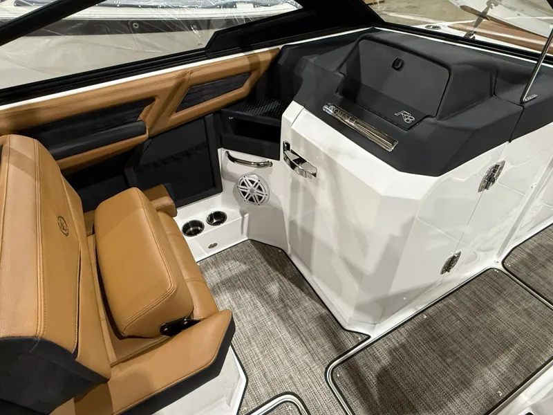 Slide: The Image of Cobalt R8 Surf 2026 - 991