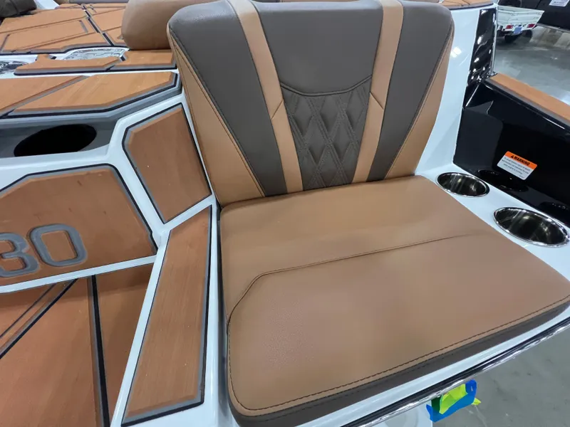 Slide: The Image of Malibu M230 2026 - 1138