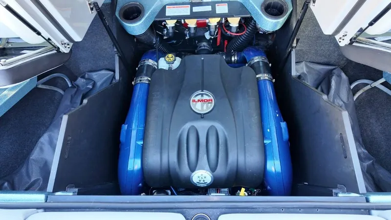 Slide: The Image of MasterCraft X24 2022 - 21