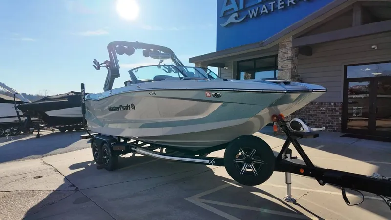 Slide: The Image of MasterCraft X24 2022 - 8