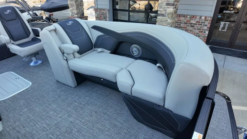 Slide: The Image of Barletta Cabrio 22UC 2026 - 29