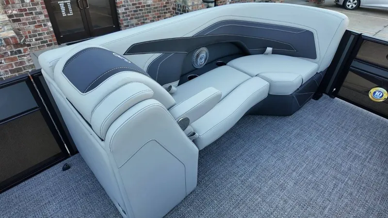 Slide: The Image of Barletta Cabrio 22UC 2026 - 30