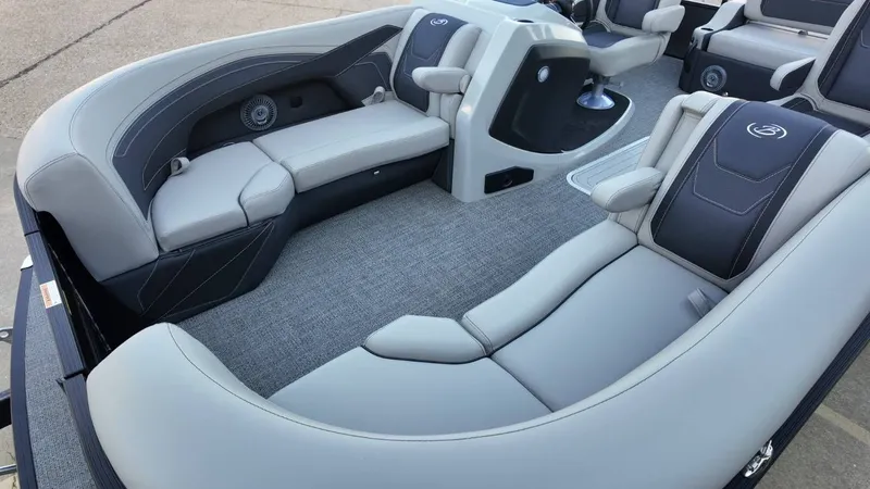 Slide: The Image of Barletta Cabrio 22UC 2026 - 32