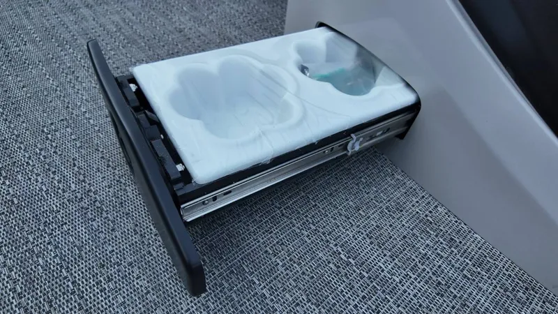 Slide: The Image of Barletta Cabrio 22UC 2026 - 35