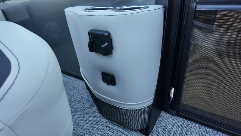 Slide: The Image of Barletta Cabrio 22UC 2026 - 38