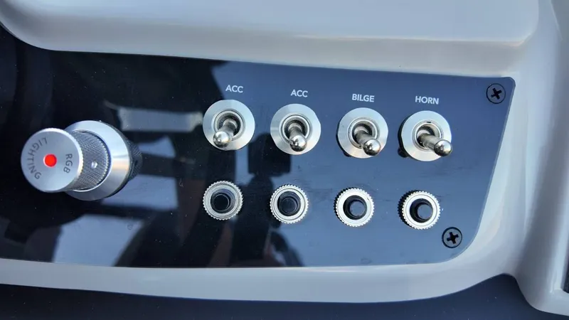 Slide: The Image of Barletta Cabrio 22UC 2026 - 47