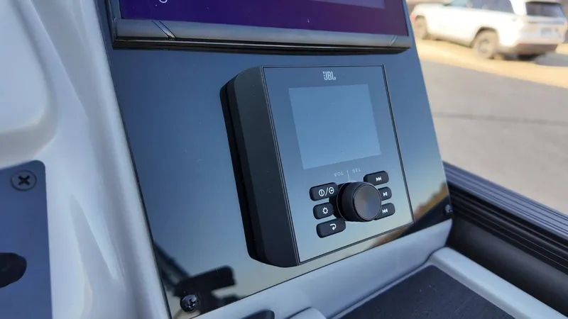 Slide: The Image of Barletta Cabrio 22UC 2026 - 51