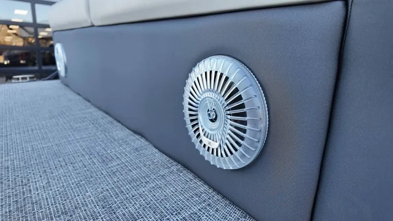 Slide: The Image of Barletta Cabrio 22UC 2026 - 64