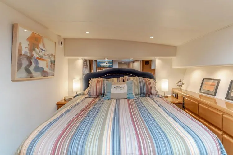 Slide: The Image of 1999 Viking Enclosed Bridge - Image 27 - 27