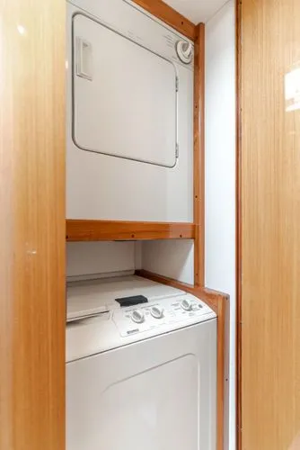 Slide: The Image of 1999 Viking Enclosed Bridge - Image 33 - 33