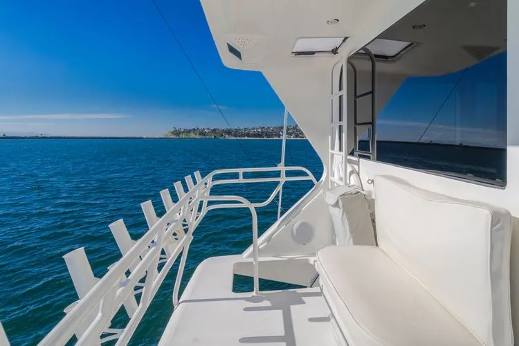 Slide: The Image of 1999 Viking Enclosed Bridge - Image 36 - 36