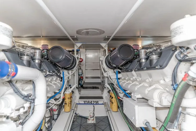 Slide: The Image of 1999 Viking Enclosed Bridge - Image 46 - 46