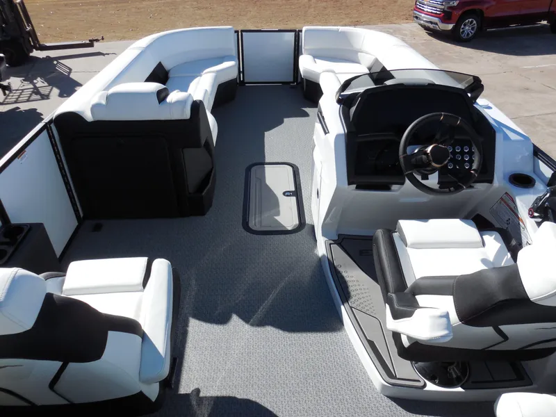 Slide: The Image of Evotti 725QL 2026 - 13