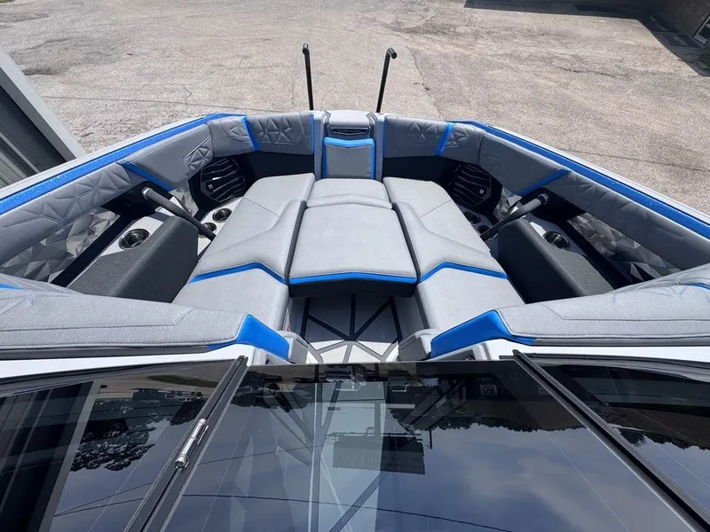Slide: The Image of Nautique Super Air Nautique G23 Paragon 2026 - 11