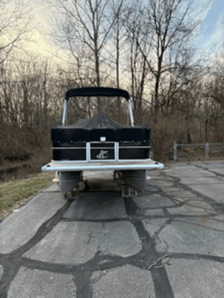 Slide: The Image of Misty Harbor 1470 Explorer EC 2015 - 5