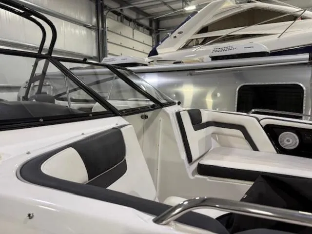 Slide: The Image of Yamaha AR240 HO 2016 - 6