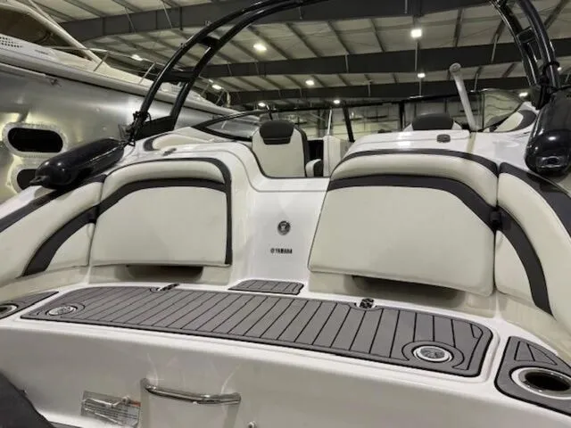 Slide: The Image of Yamaha AR240 HO 2016 - 8