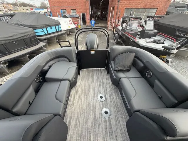 Slide: The Image of Godfrey Sweetwater 2286 SBC - 250 Yamaha 2026 - 6