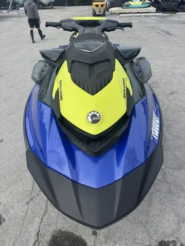 Slide: The Image of Sea-Doo Wake 170 2020 - 4