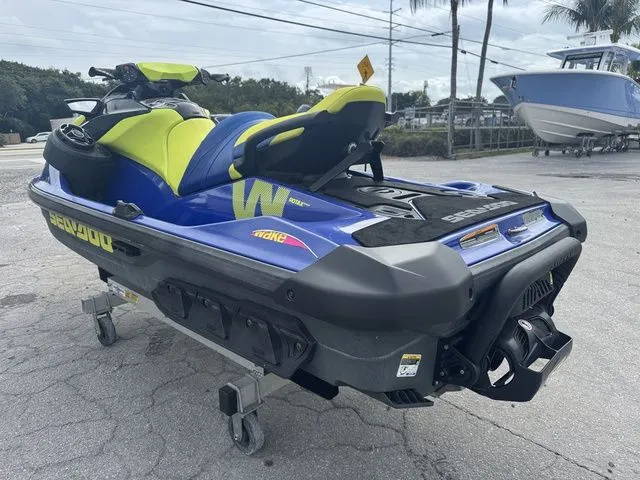 Slide: The Image of Sea-Doo Wake 170 2020 - 7