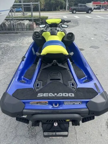 Slide: The Image of Sea-Doo Wake 170 2020 - 8